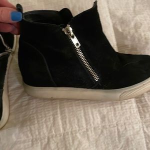 Black suede Steve Madden
